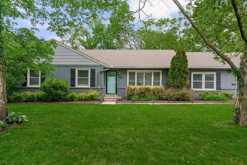 5826 Fontana Dr, Fairway, KS 66205