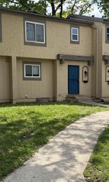11613 Richmond Ave, Kansas City, MO 64134