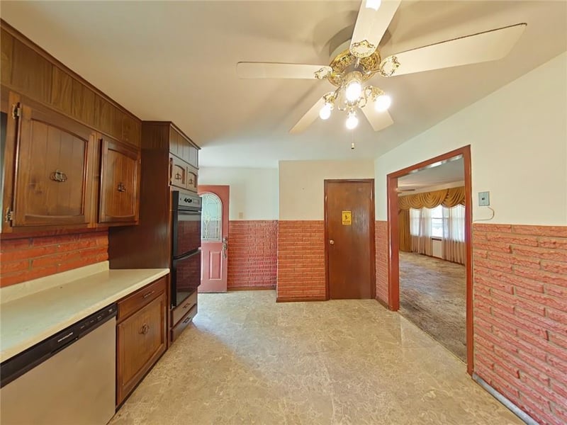 2802 Blackwell Rd, St Joseph, MO 64506