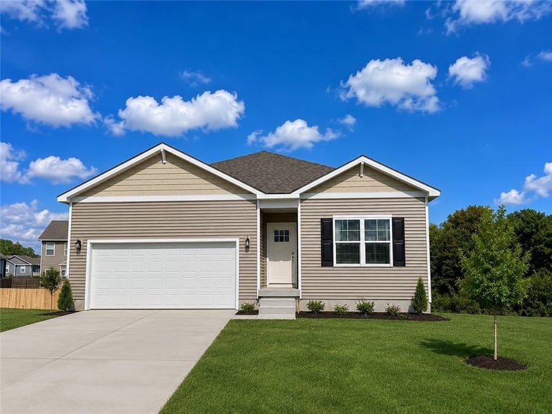 725 Fallen Leaf Dr, Belton, MO 64012