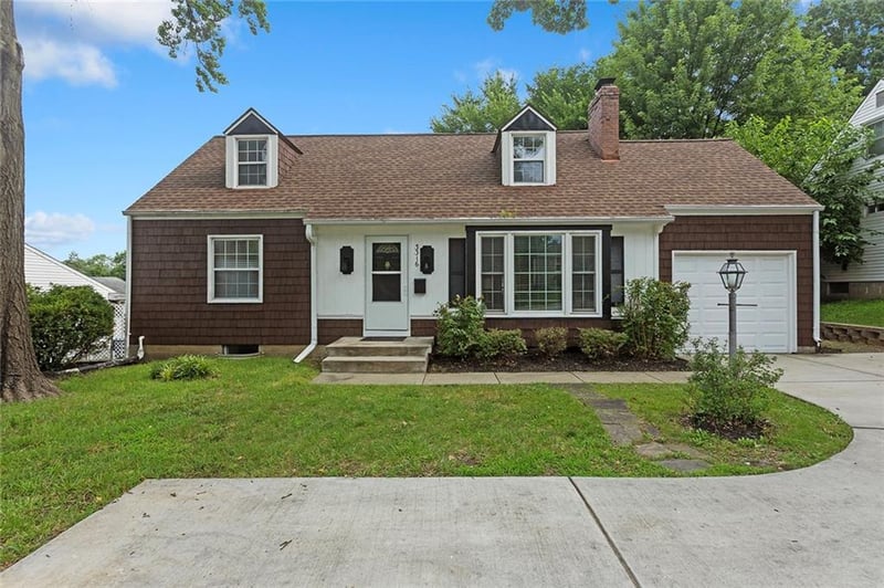 3316 75th St, Prairie Village, KS 66208