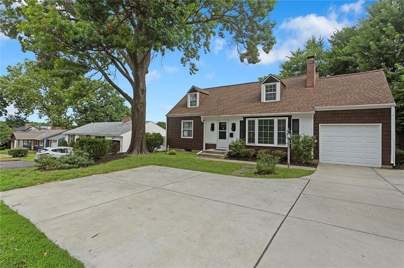 3316 75th St, Prairie Village, KS 66208