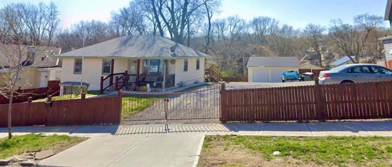 406 Elmwood Ave, Kansas City, MO 64124