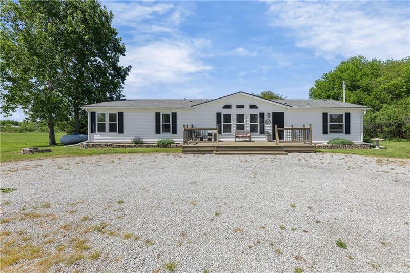 69 Porcupine Pa, Linn Valley, KS 66040