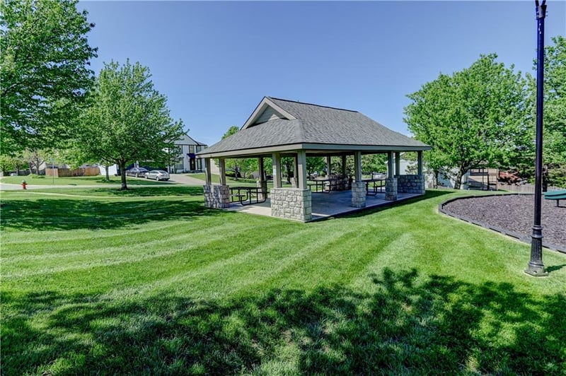 4523 Edgehill St, Leavenworth, KS 66048