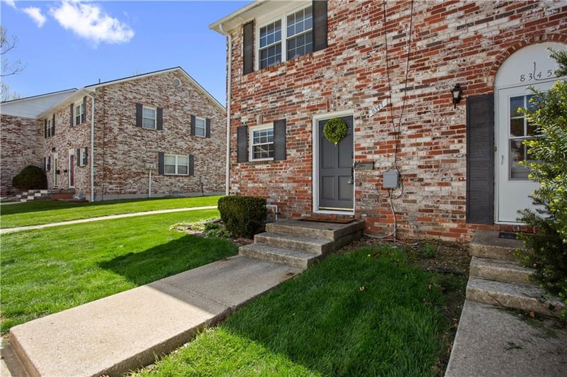 8347 Mackey St, Overland Park, KS 66212