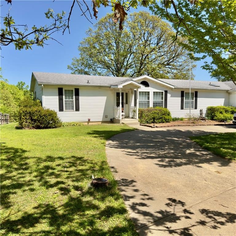 132 Markum Rd, Gravois Mills, MO 65037
