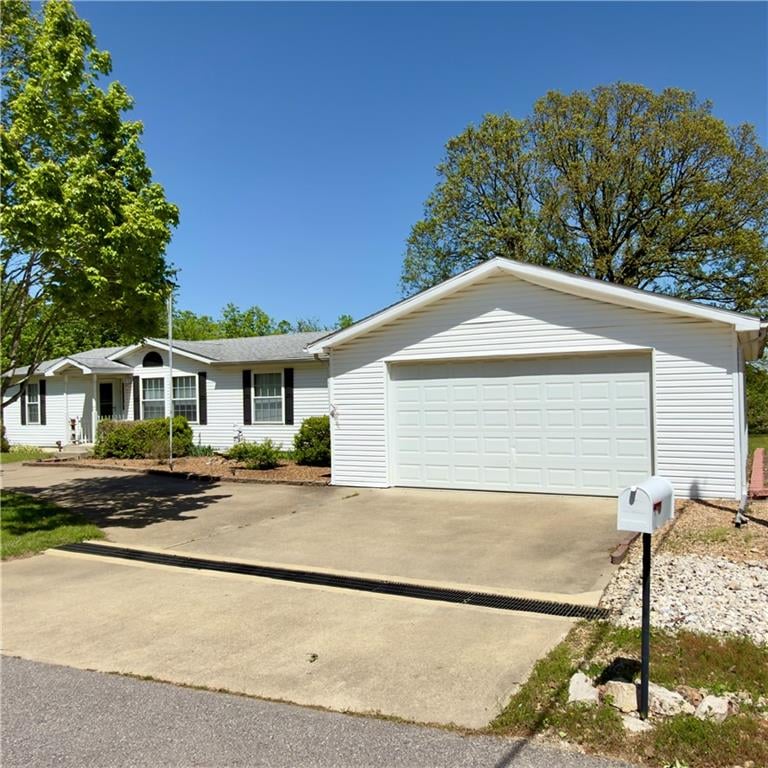 132 Markum Rd, Gravois Mills, MO 65037
