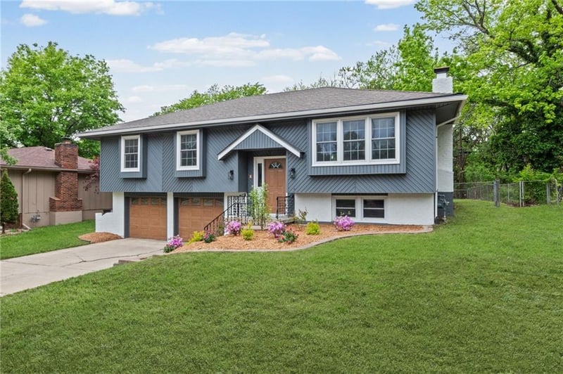 9822 Hardesty Ave, Kansas City, MO 64137
