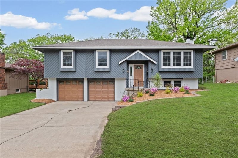 9822 Hardesty Ave, Kansas City, MO 64137