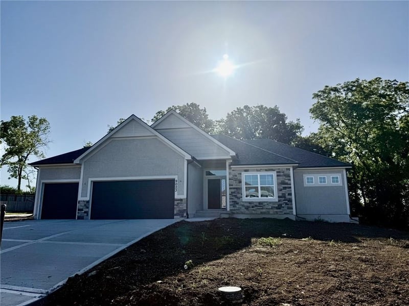 9023 Colorado Ave, Kansas City, MO 64156