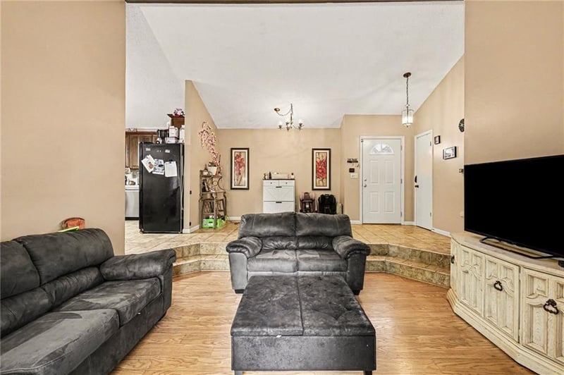 14025 Ballantrae Dr, Grandview, MO 64030