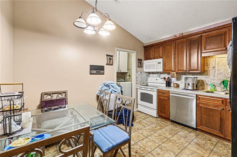 14025 Ballantrae Dr, Grandview, MO 64030
