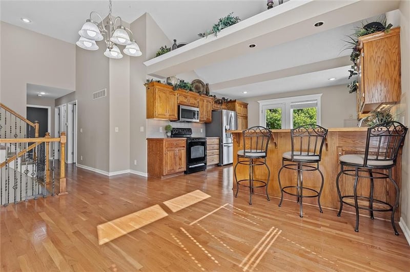2209 Wyndham Dr, Blue Springs, MO 64029