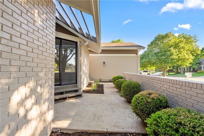 15801 Dearborn St, Overland Park, KS 66223
