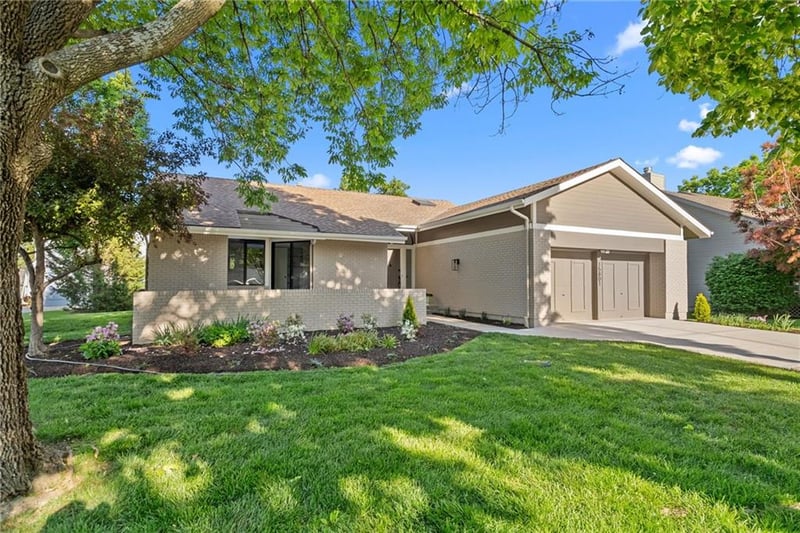 15801 Dearborn St, Overland Park, KS 66223
