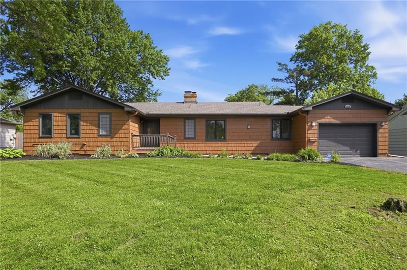 1316 108th St, Kansas City, MO 64131