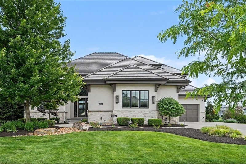 17213 Goddard St, Overland Park, KS 66221