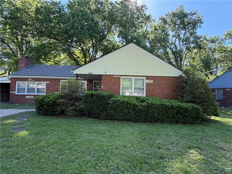 3205 55th St, Kansas City, KS 66104