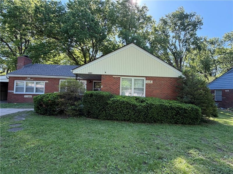 3205 55th St, Kansas City, KS 66104