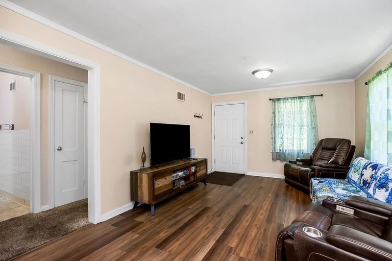 1540 Noland Rd, Independence, MO 64050