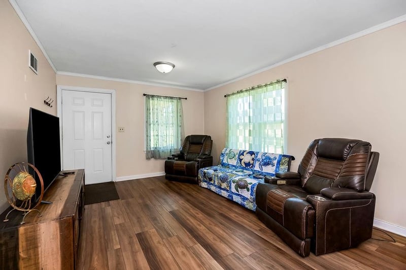 1540 Noland Rd, Independence, MO 64050