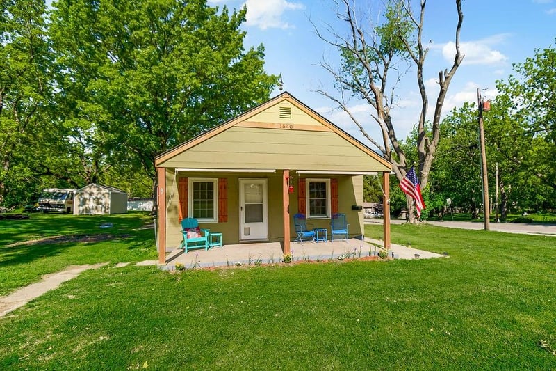 1540 Noland Rd, Independence, MO 64050