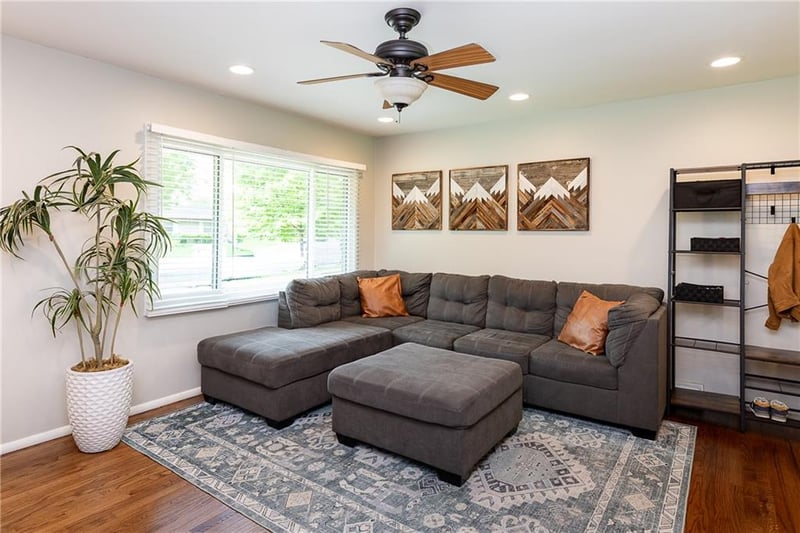 6306 77th Ter, Prairie Village, KS 66204