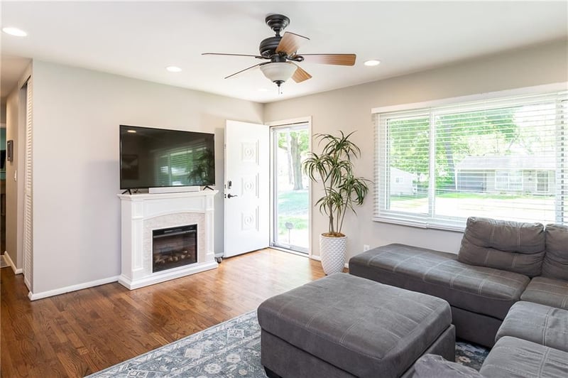 6306 77th Ter, Prairie Village, KS 66204