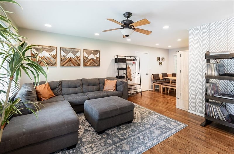 6306 77th Ter, Prairie Village, KS 66204