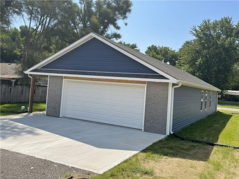 902 Morgan St, St Joseph, MO 64504