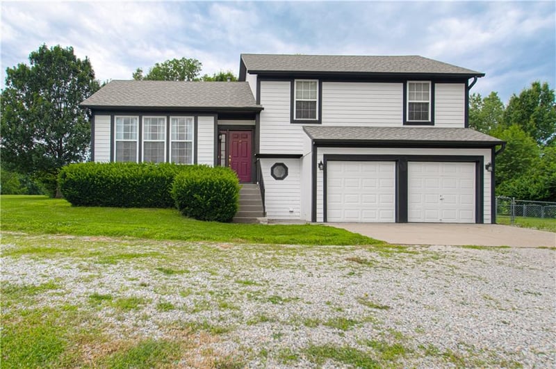 8720 149th St, Liberty, MO 64068