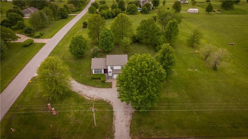 8720 149th St, Liberty, MO 64068