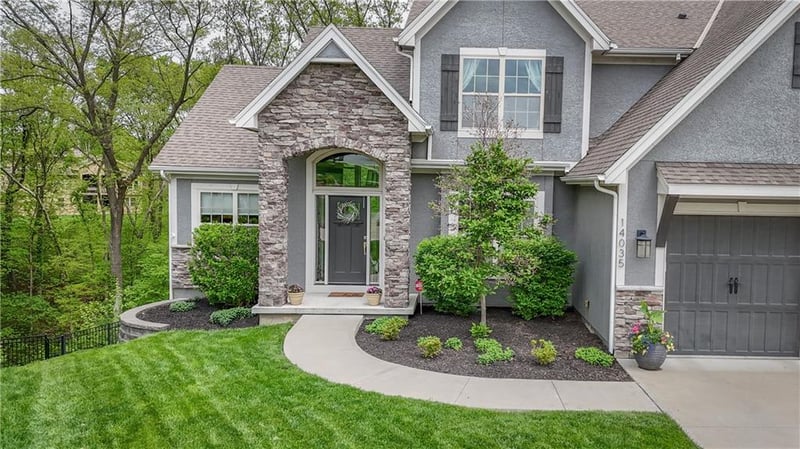 14035 Trail Creek Ct, Parkville, MO 64152