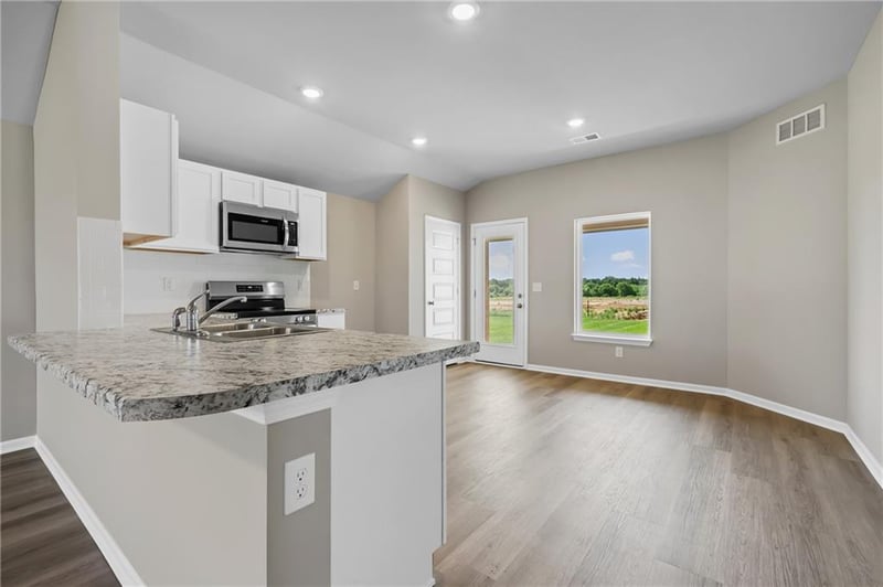 20222 195th St, Spring Hill, KS 66083