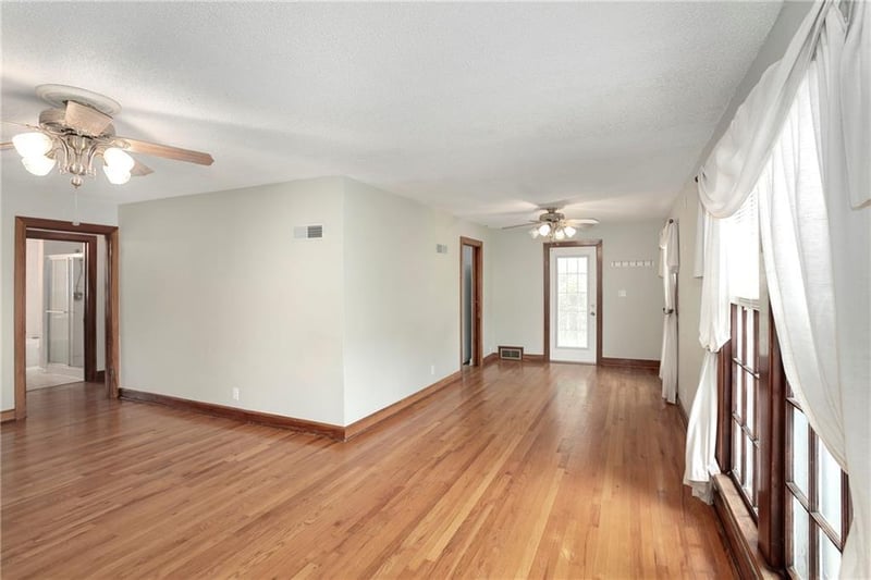 1123 Liberty St, Independence, MO 64050