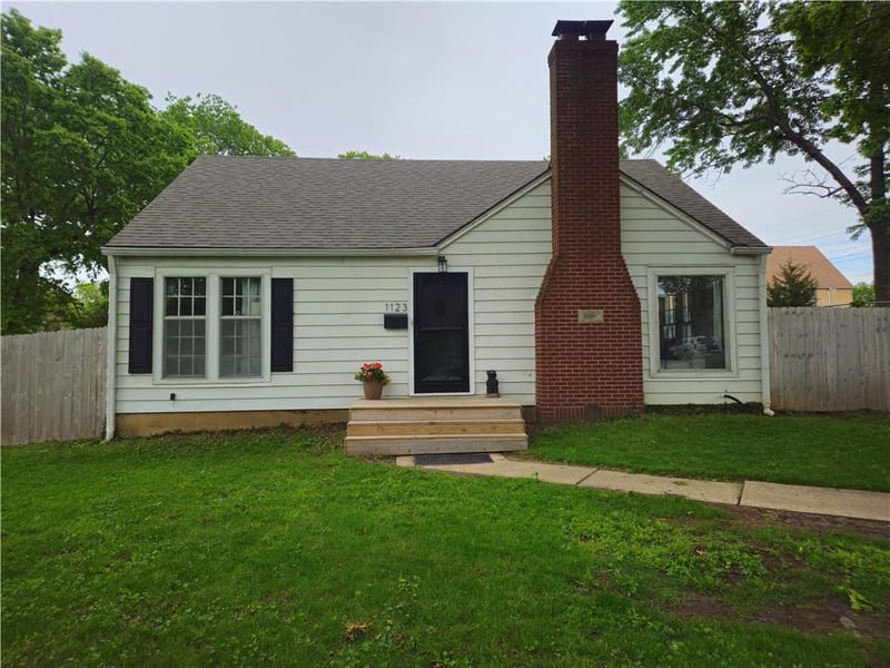 1123 Liberty St, Independence, MO 64050