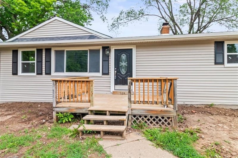 7104 67th St, Kansas City, MO 64133