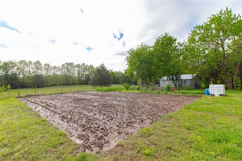 972 Red Fox Rd, Otterville, MO 65348