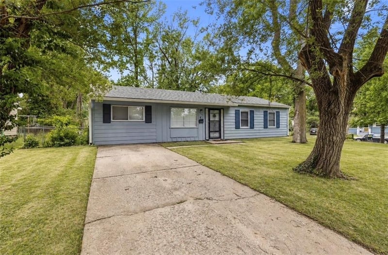9200 Stark Ave, Kansas City, MO 64138