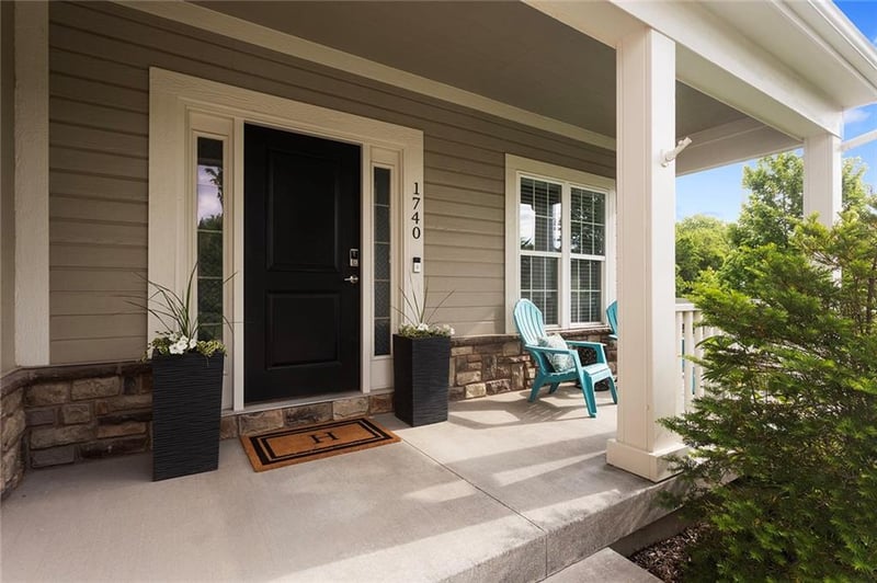 1740 Nine Oaks Dr, Lee's Summit, MO 64086
