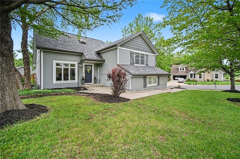 8501 Mcdonald Ave, Kansas City, MO 64153