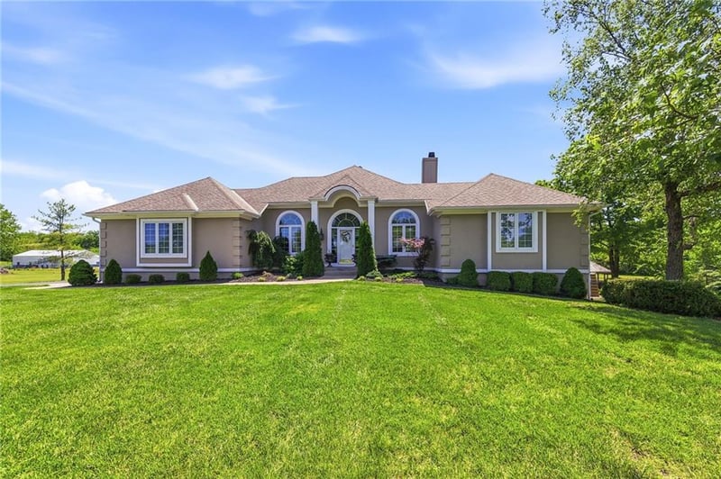 14101 E 198th St, Peculiar, MO 64078