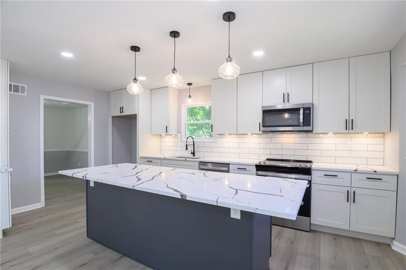 10595 Bradshaw St, Lenexa, KS 66215