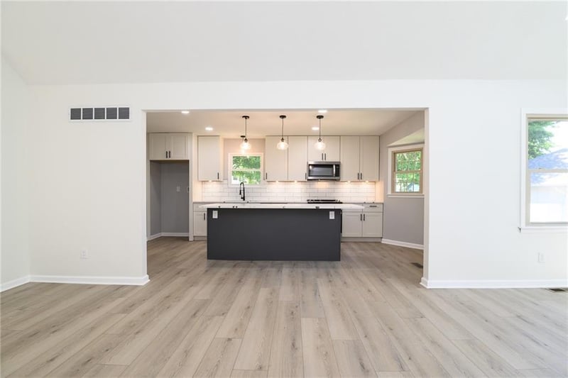 10595 Bradshaw St, Lenexa, KS 66215