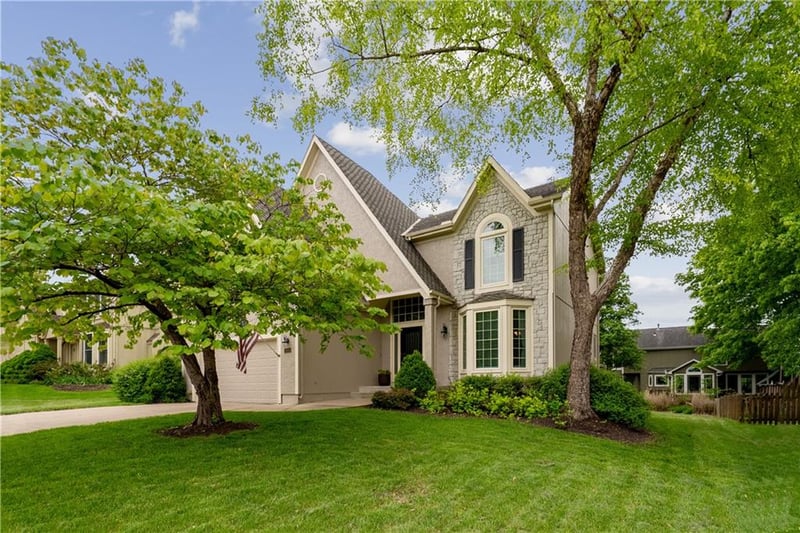 5901 153rd St, Overland Park, KS 66223