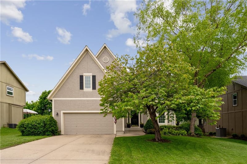 5901 153rd St, Overland Park, KS 66223
