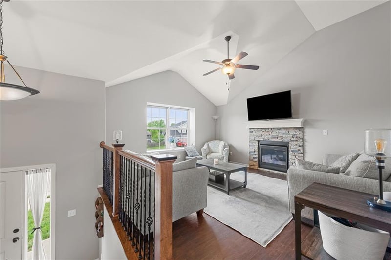 11907 Tracy Ave, Kansas City, MO 64155