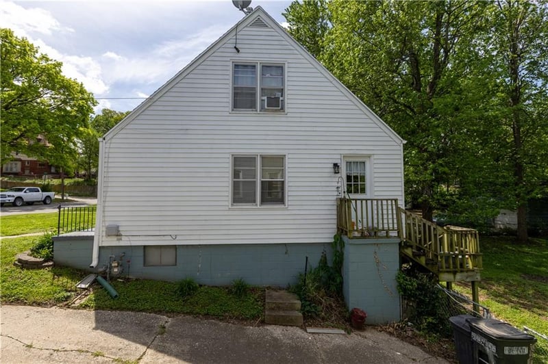 206 31 St, St Joseph, MO 64501