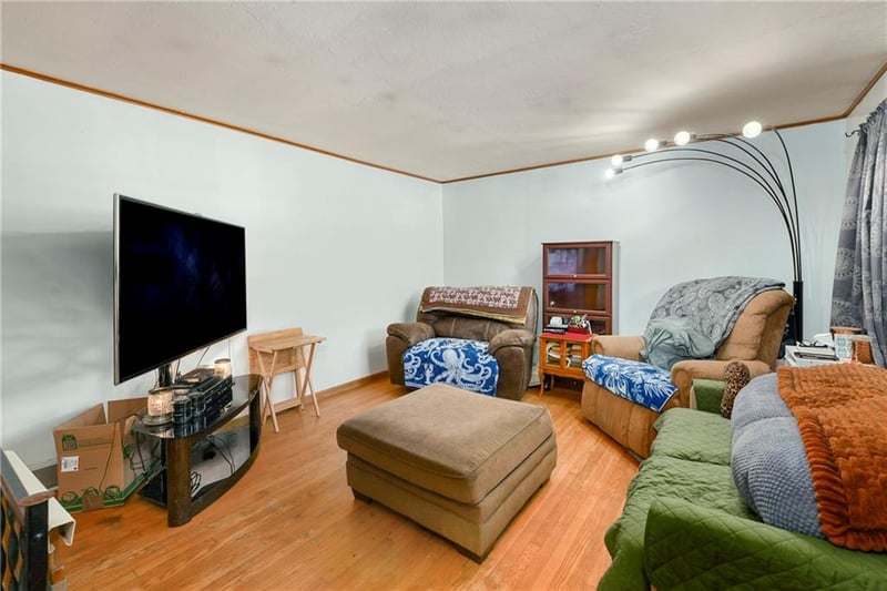 8855 53rd Ter, Raytown, MO 64133